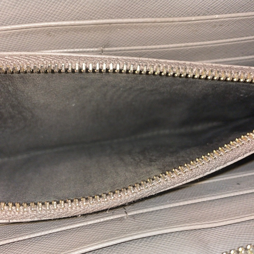 Prada Saffiano Leather Zippy Long Wallet EUC  FF - Picture 9 of 13